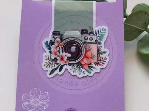 Marcapágina cámara fotogrífica con flores 